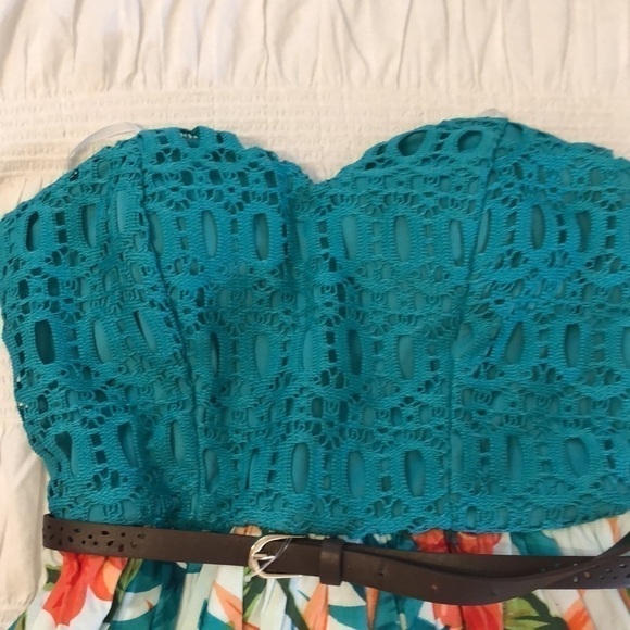 City Triangles Tropical Floral Strapless Bubble
Dress With Belt Size 3 - Picture 2 of 12